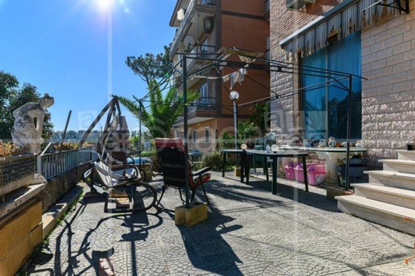 appartamento in vendita a Roma in zona Massimina/Casal Lumbroso