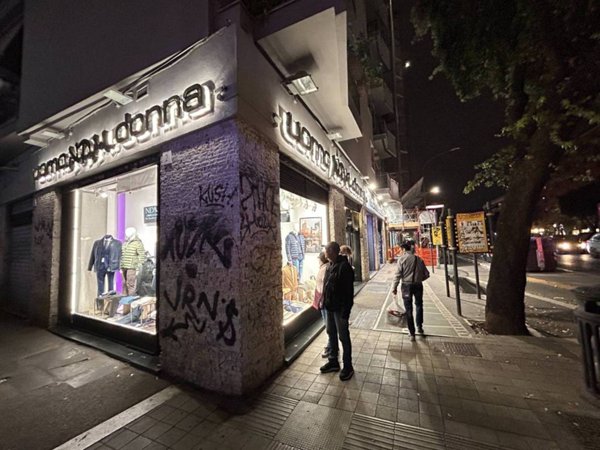 negozio in vendita a Roma in zona Appio Claudio