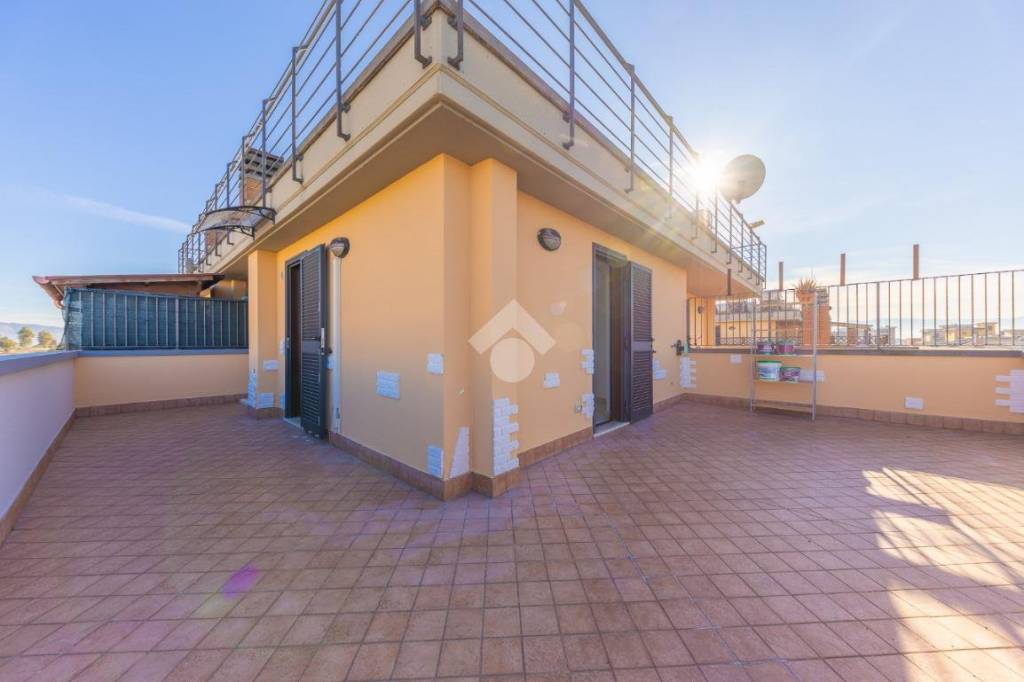 appartamento in vendita a Roma in zona Castelverde
