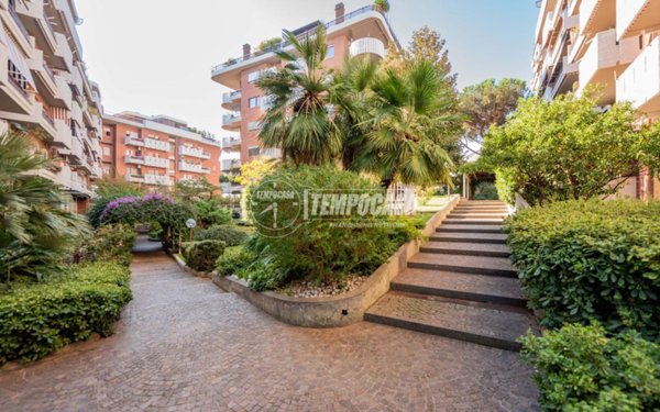 appartamento in vendita a Roma in zona Mostacciano