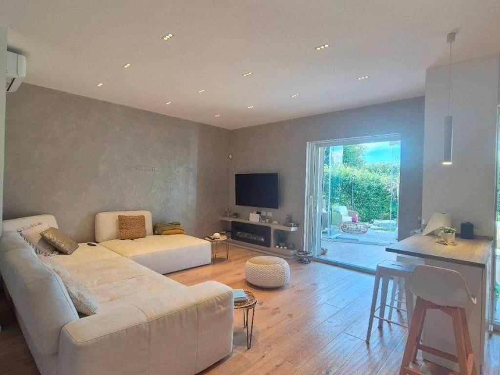 appartamento in vendita a Roma in zona Mezzocammino