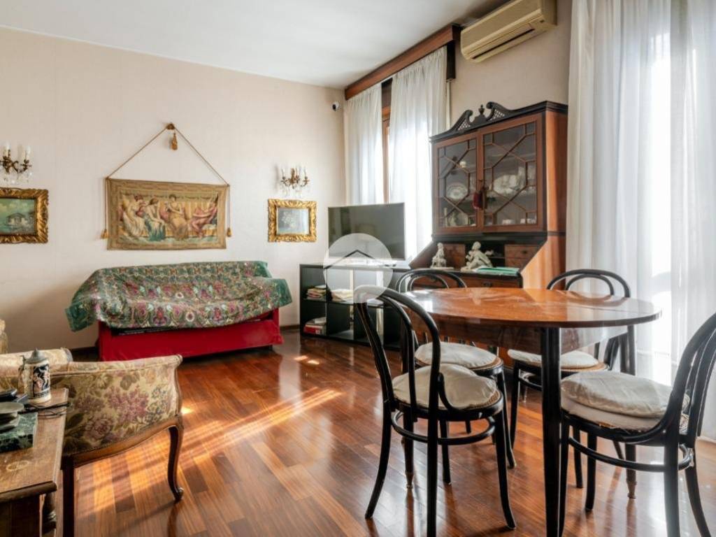 appartamento in vendita a Roma in zona Della Vittoria