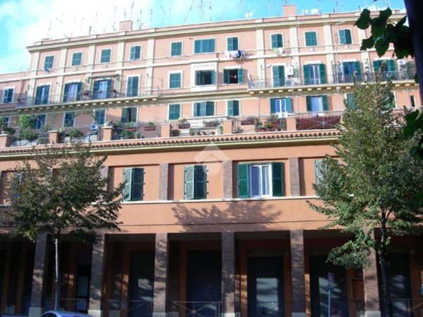 appartamento in vendita a Roma in zona Prenestino-Labicano