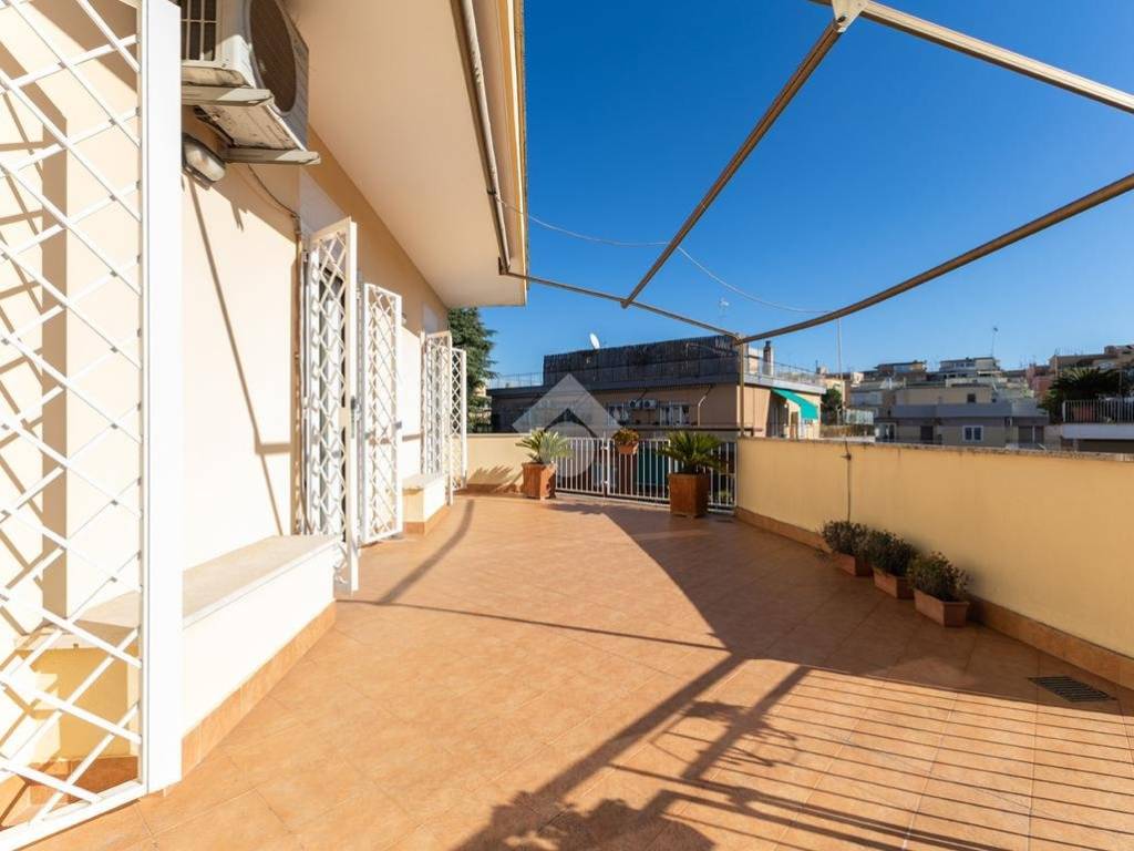 appartamento in vendita a Roma in zona Gianicolense