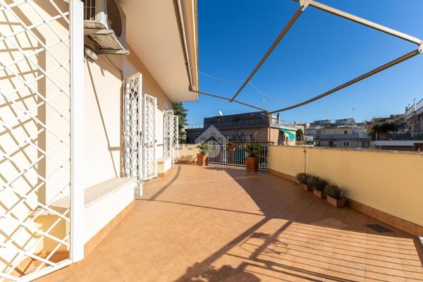 appartamento in vendita a Roma in zona Gianicolense