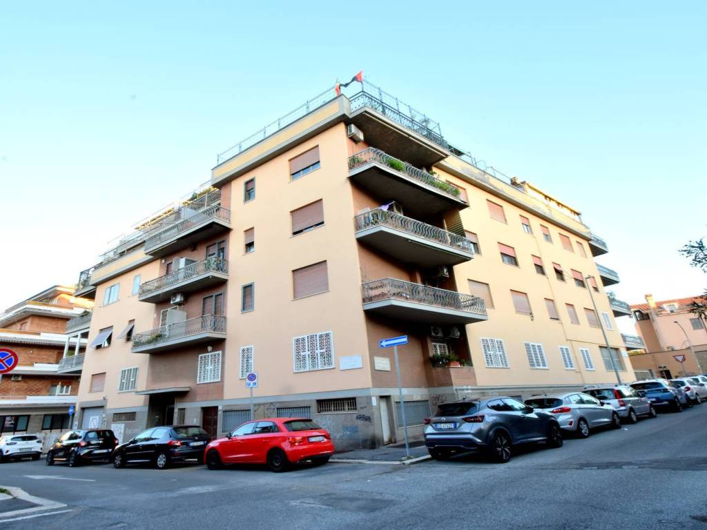 appartamento in vendita a Roma in zona Portuense