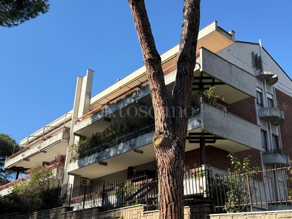 appartamento in vendita a Roma in zona Mostacciano