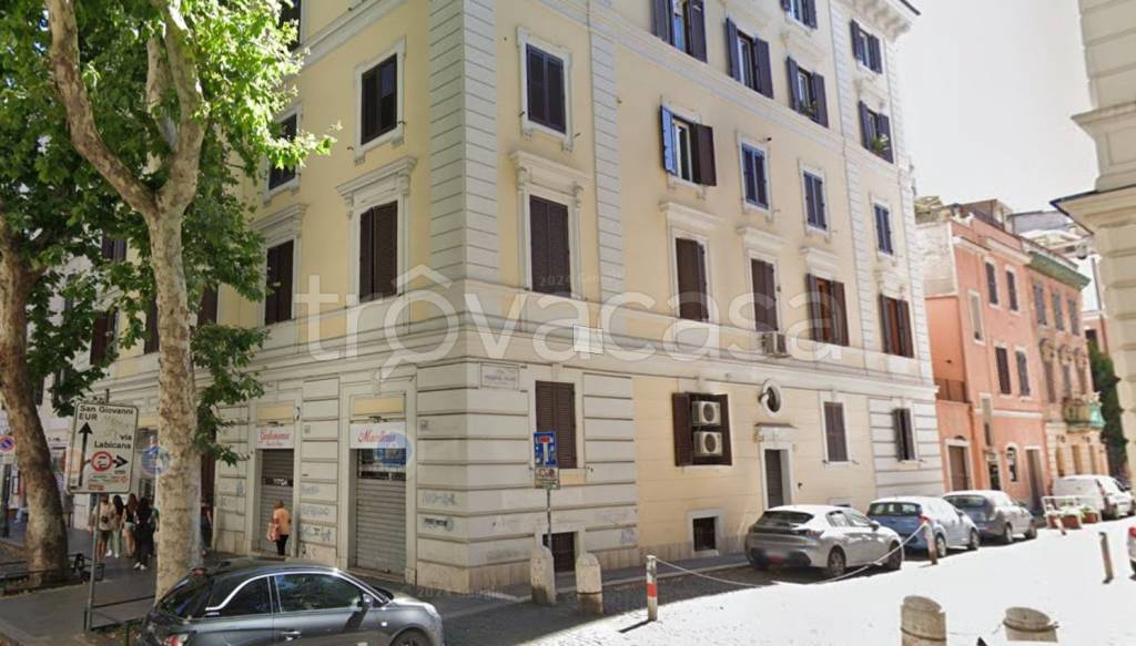 negozio in vendita a Roma in zona Rione Monti/Campitelli