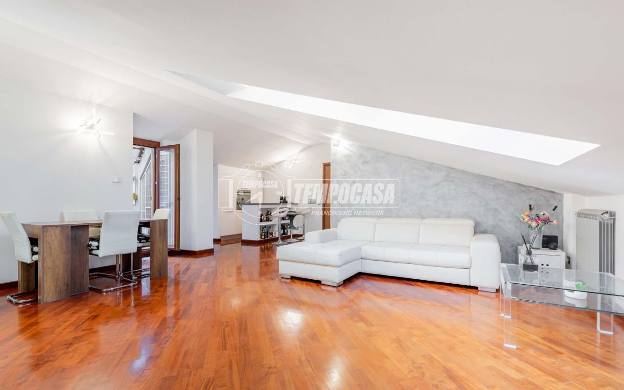 appartamento in vendita a Roma in zona Mostacciano