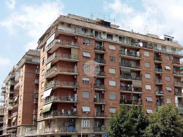 appartamento in vendita a Roma in zona Tuscolano