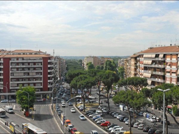 appartamento in vendita a Roma in zona Appio Latino