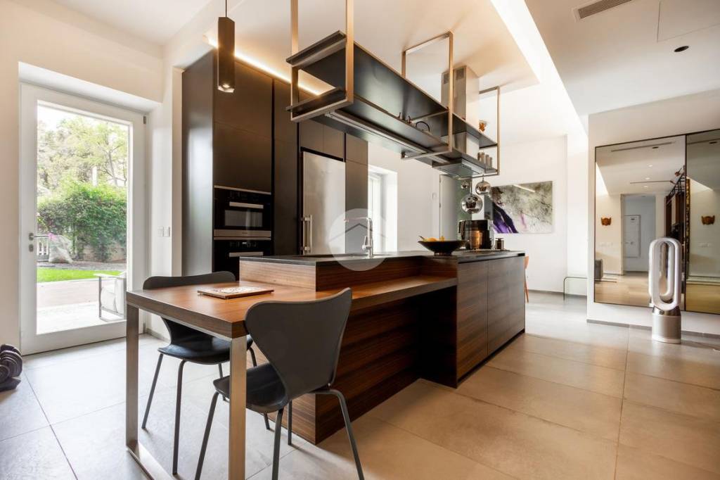 appartamento in vendita a Roma in zona San Saba - Ripa