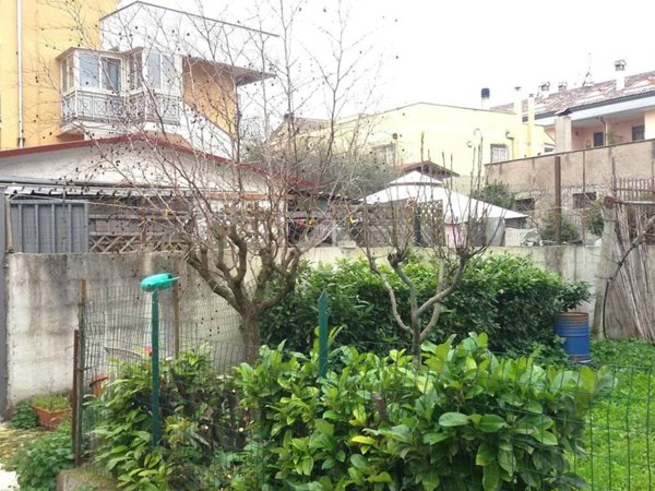 casa indipendente in vendita a Roma in zona Ponte di Nona