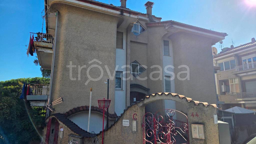 appartamento in vendita a Roma in zona Tomba di Nerone