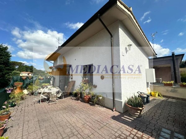 appartamento in vendita a Roma in zona Torrione Cerquetta