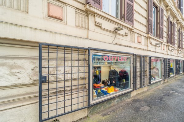 locale commerciale in vendita a Roma in zona Parioli