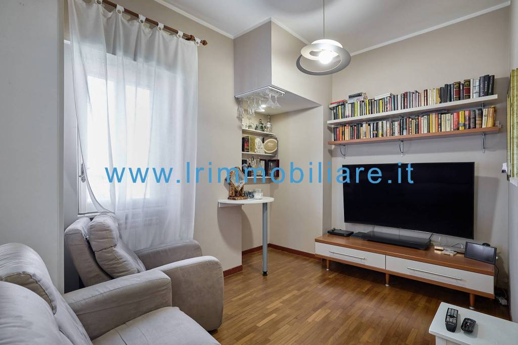 appartamento in vendita a Roma in zona Valle Muricana