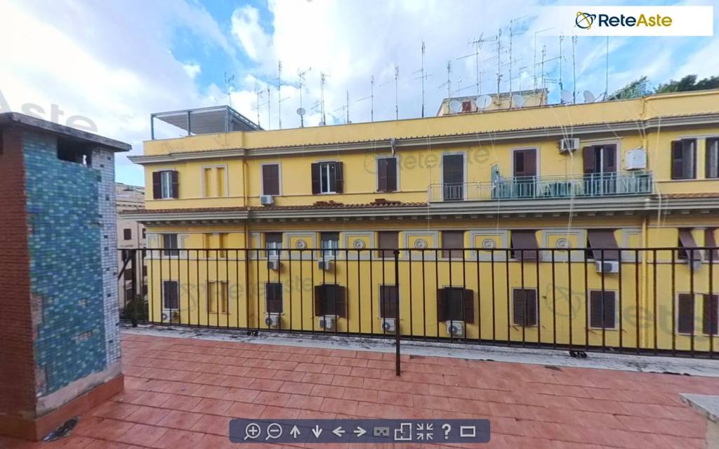 appartamento in vendita a Roma in zona Appio Latino