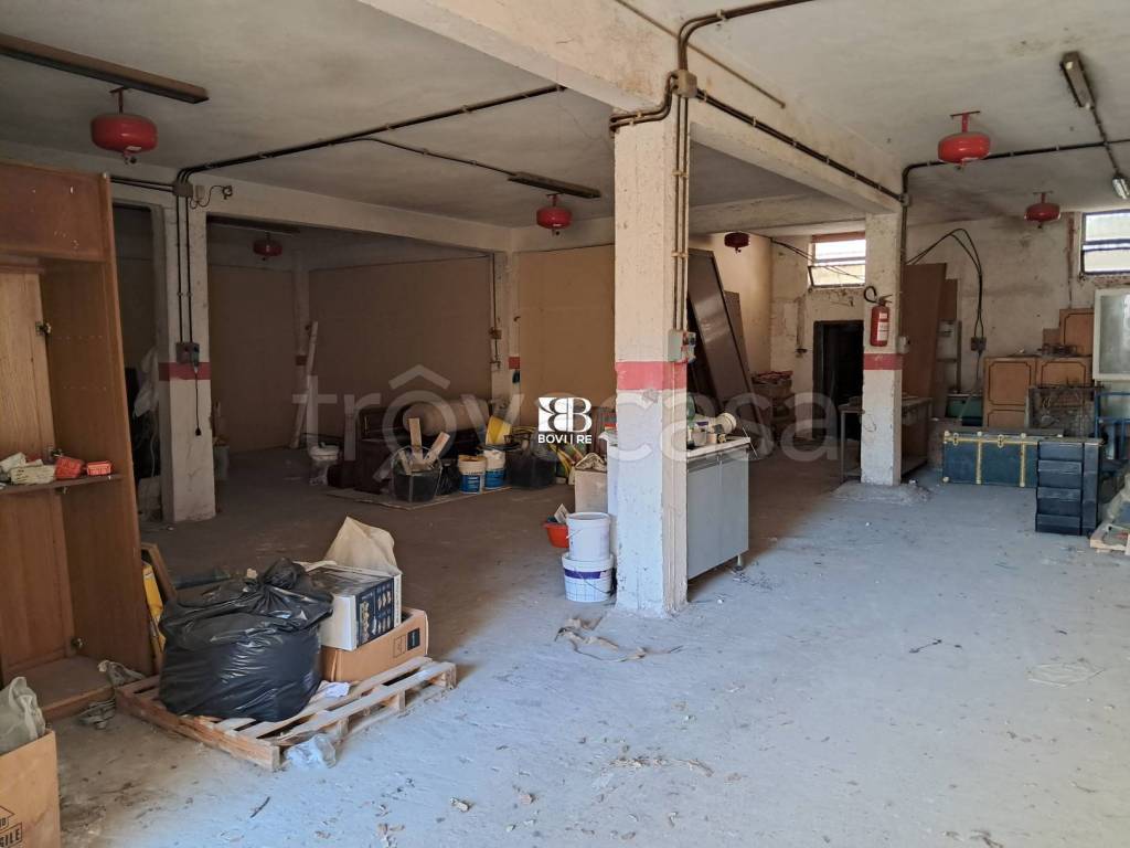 locale commerciale in vendita a Roma in zona Ottavia