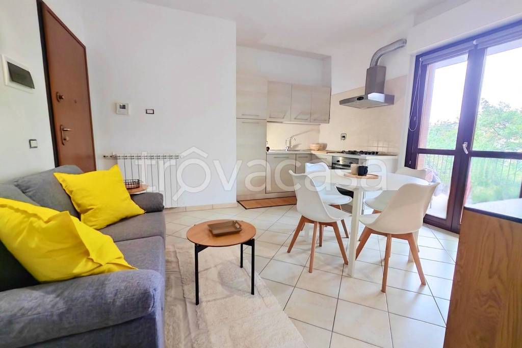 appartamento in vendita a Roma in zona Lunghezza