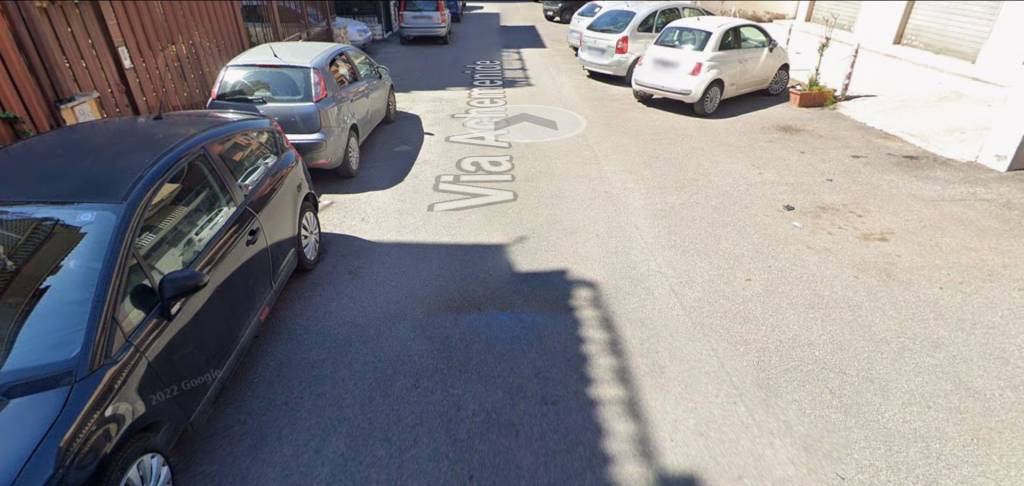 negozio in vendita a Roma in zona Torre Angela