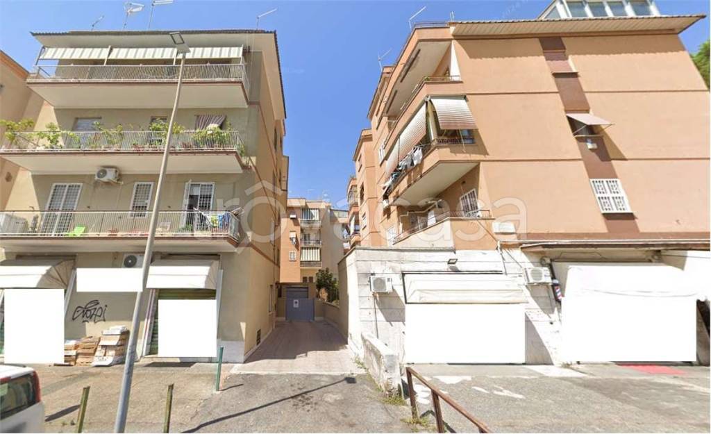 appartamento in vendita a Roma in zona Primavalle