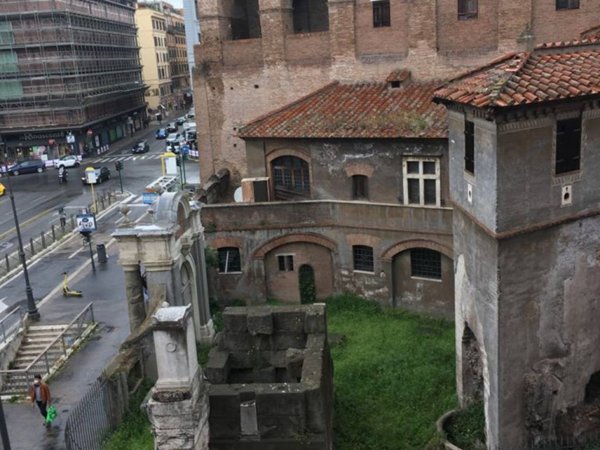 negozio in vendita a Roma in zona Parione/Sant'Eustachio