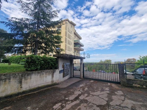 appartamento in vendita a Roma in zona Selva Candida