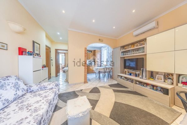 appartamento in vendita a Roma in zona Finocchio