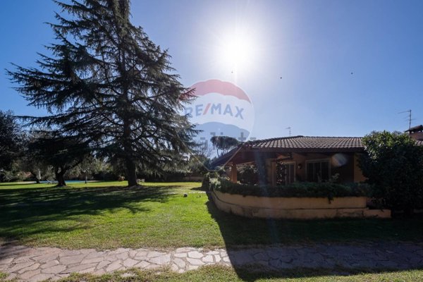 casa indipendente in vendita a Roma in zona La Giustiniana