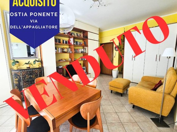 appartamento in vendita a Roma in zona Castel Fusano