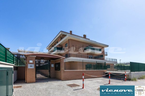 appartamento in vendita a Roma in zona Osteria del Curato