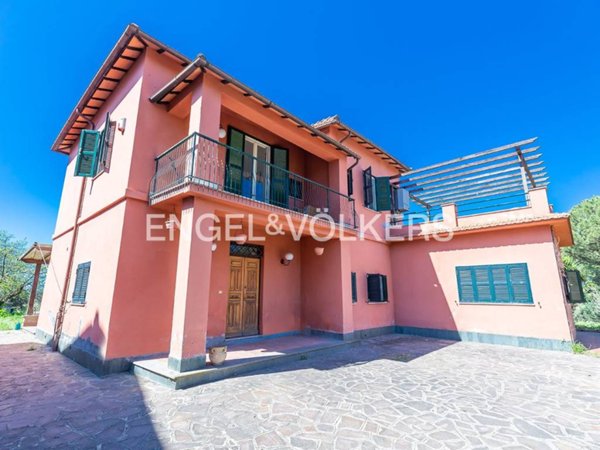 casa indipendente in vendita a Roma in zona Osteria del Curato