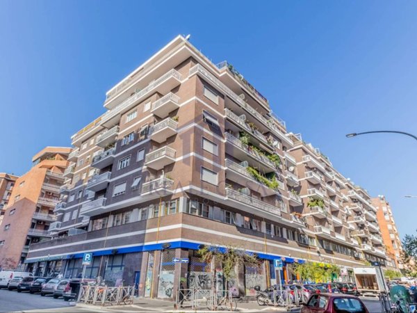 appartamento in vendita a Roma in zona Ostiense