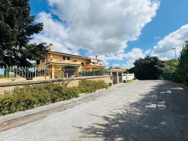 appartamento in vendita a Roma in zona Castel di Leva