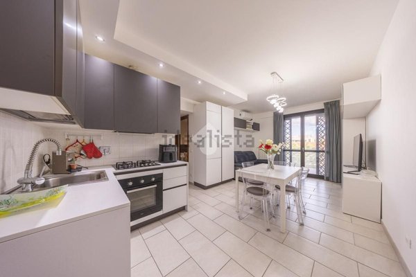 appartamento in vendita a Roma in zona Tor Cervara