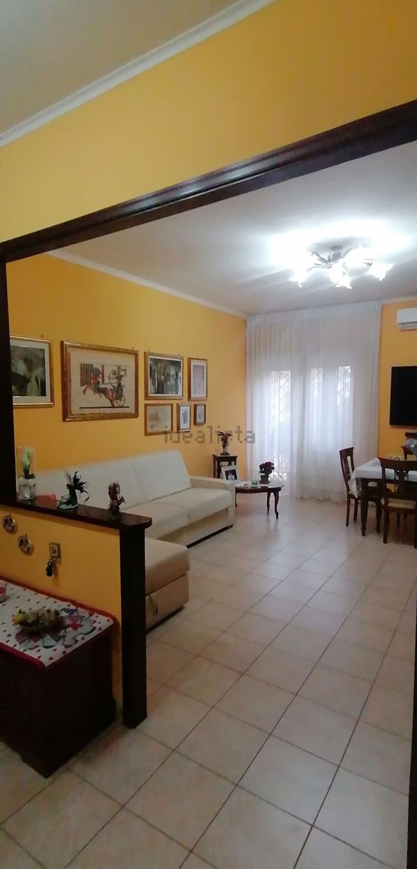 appartamento in vendita a Roma in zona Tor Bella Monaca