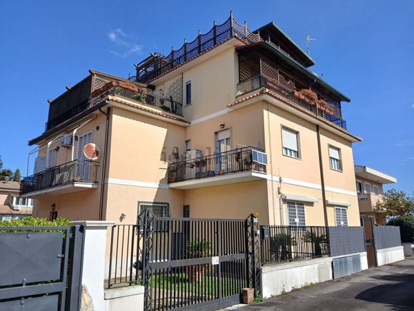 appartamento in vendita a Roma in zona Vitinia