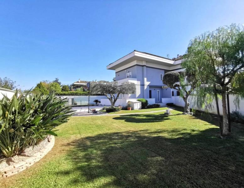 casa indipendente in vendita a Roma in zona Axa