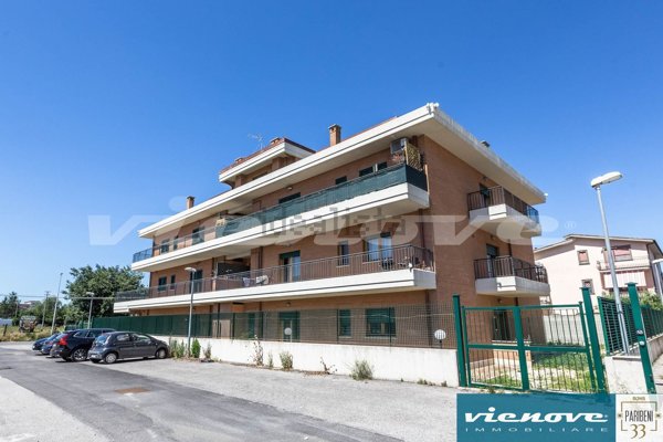 appartamento in vendita a Roma in zona Osteria del Curato