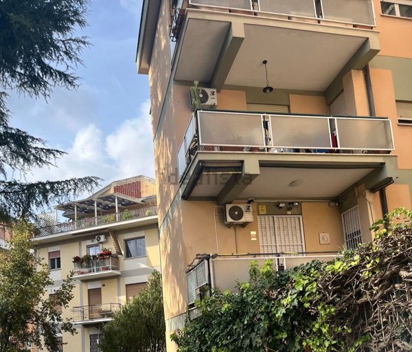 appartamento in vendita a Roma in zona Ostiense