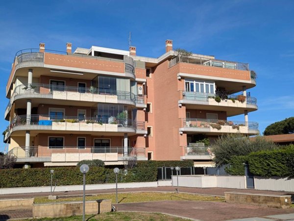 appartamento in vendita a Roma in zona Mezzocammino