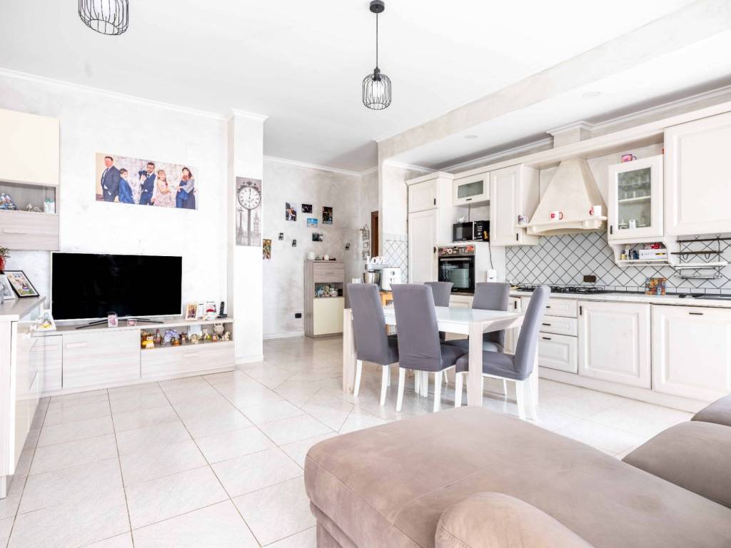 appartamento in vendita a Roma in zona Ponte di Nona