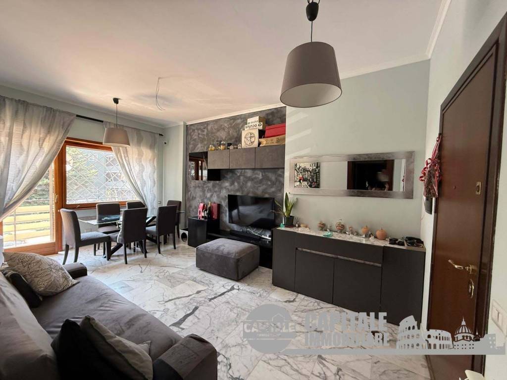 appartamento in vendita a Roma in zona Mostacciano
