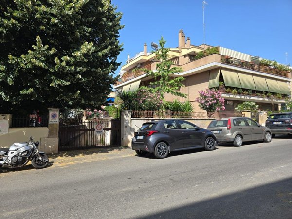 locale di sgombero in vendita a Roma in zona Torrevecchia