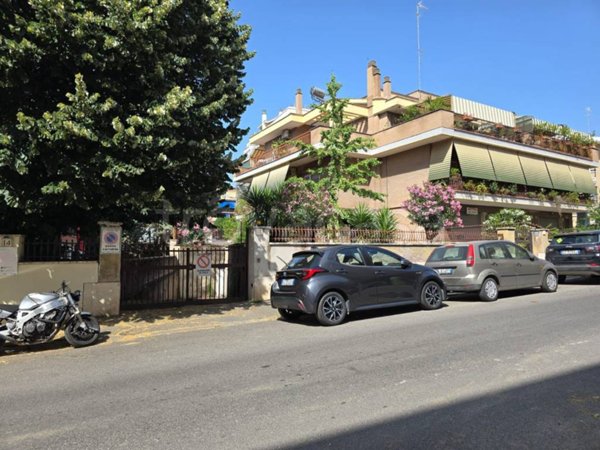 locale di sgombero in vendita a Roma in zona Torrevecchia