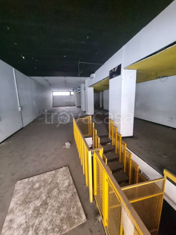 negozio in vendita a Roma in zona Collatino