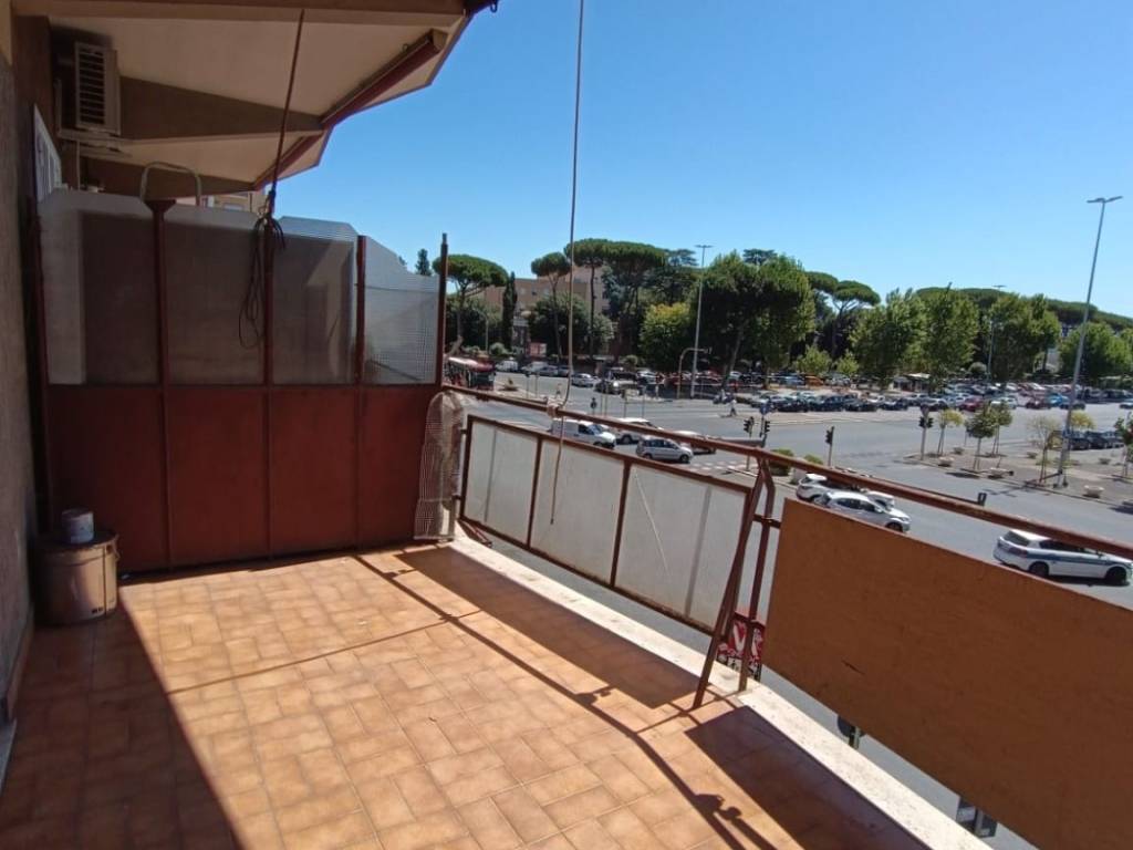 appartamento in vendita a Roma in zona Appio Claudio