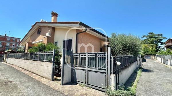 casa indipendente in vendita a Roma in zona Finocchio