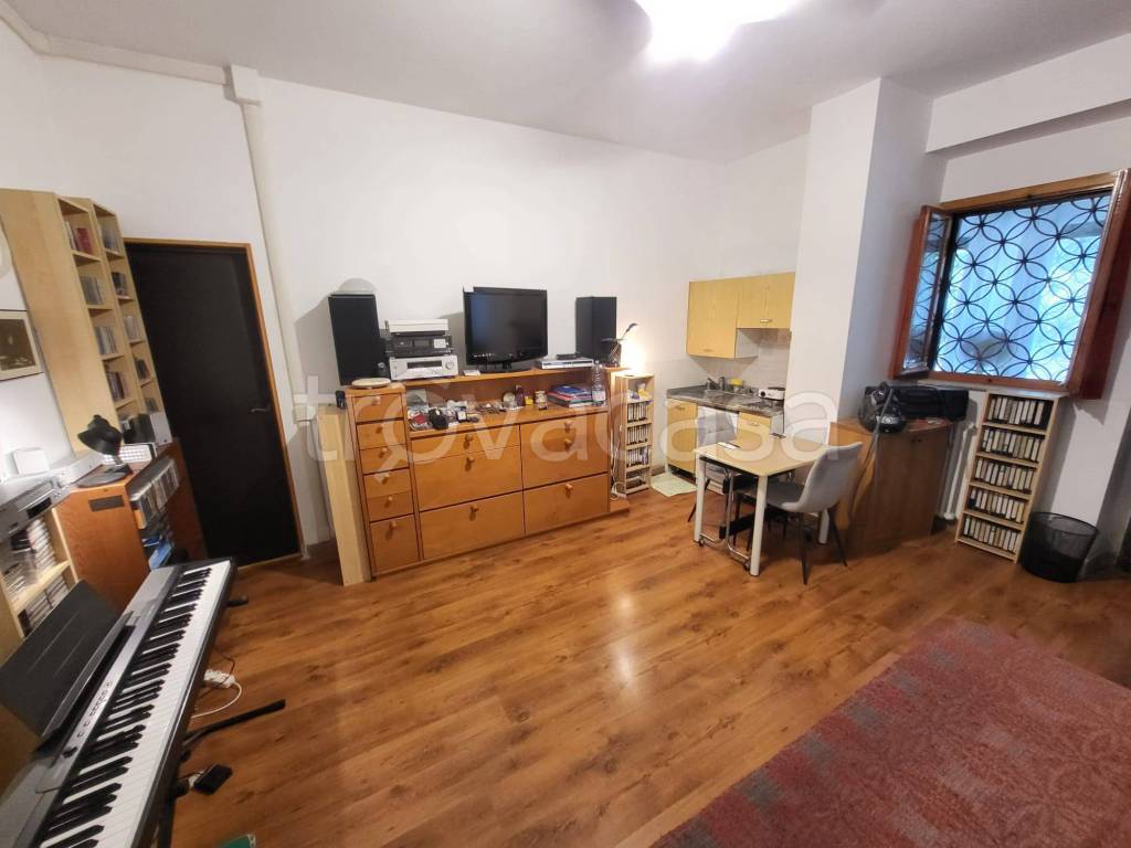 casa semindipendente in vendita a Roma in zona Giuliano Dalmata